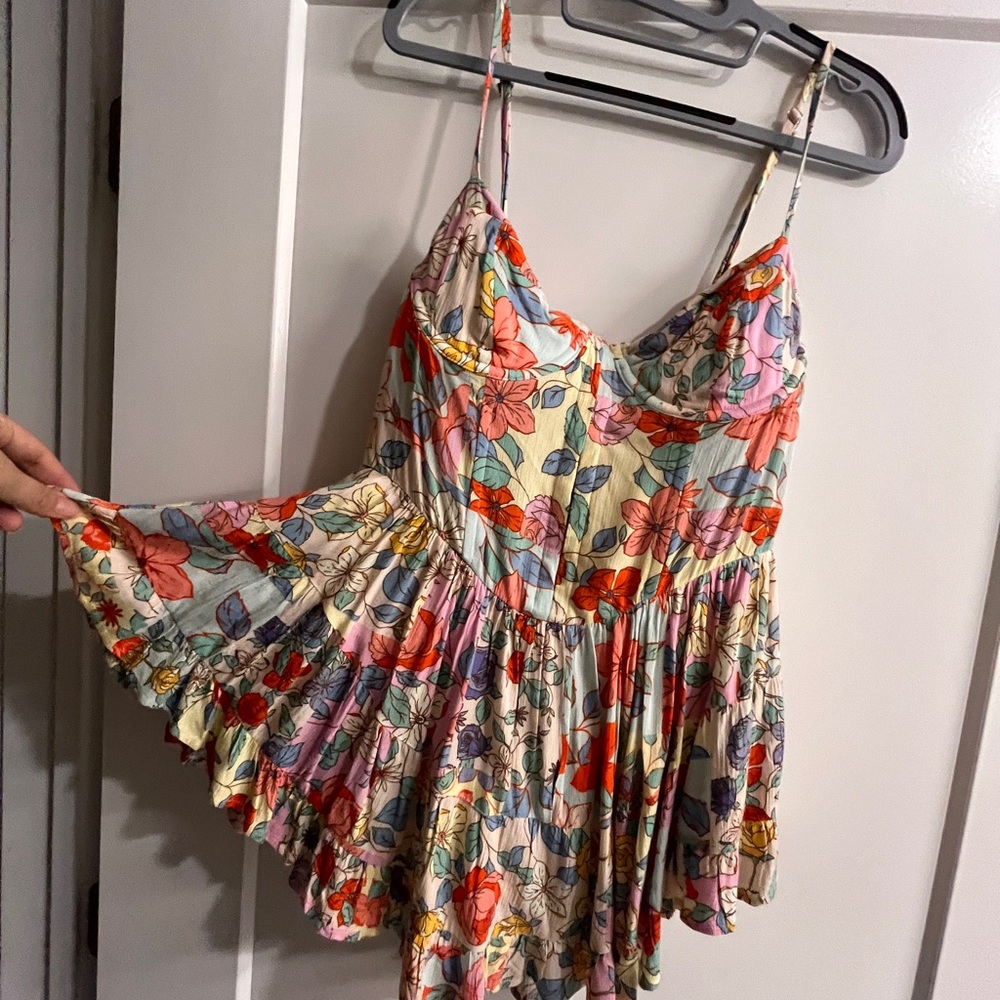 Cute mini dress, never worn